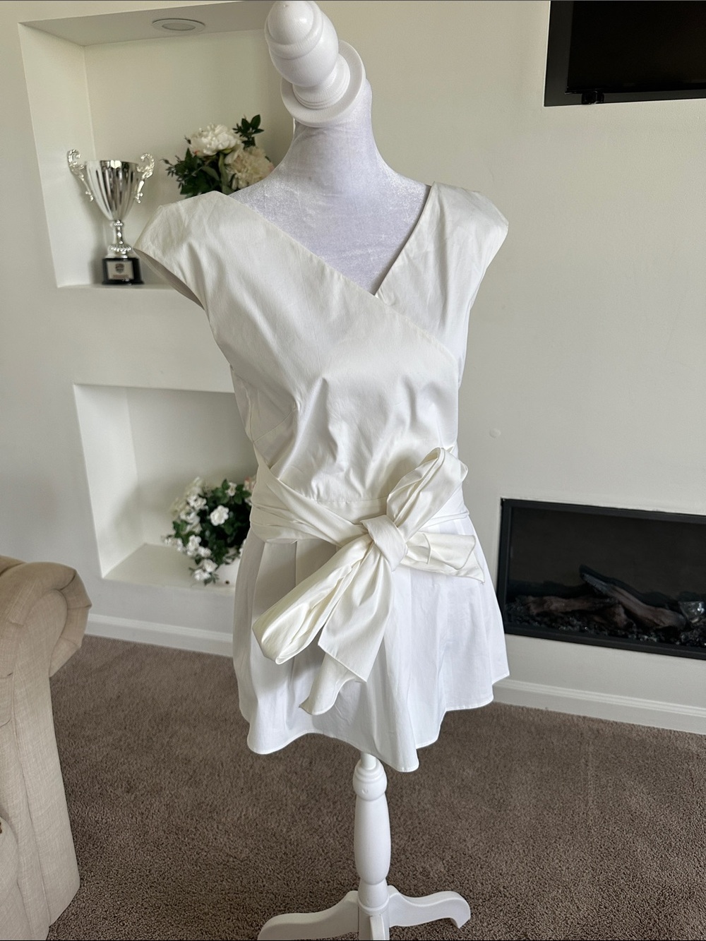 Albino Teodoro Women’s Cream Wrap-Front Blouse with Tie Waist - Picture 2 of 8